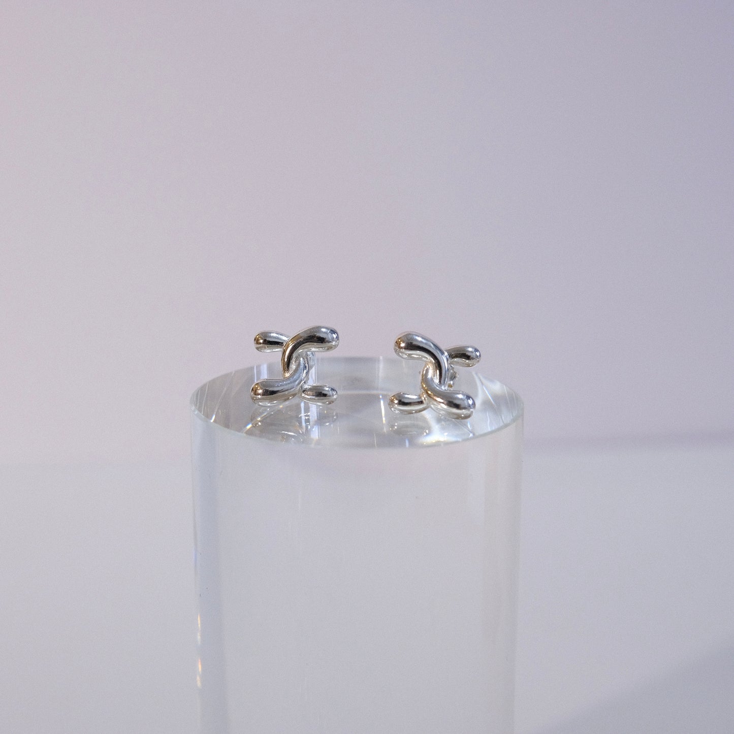 It's called Classic Earrings