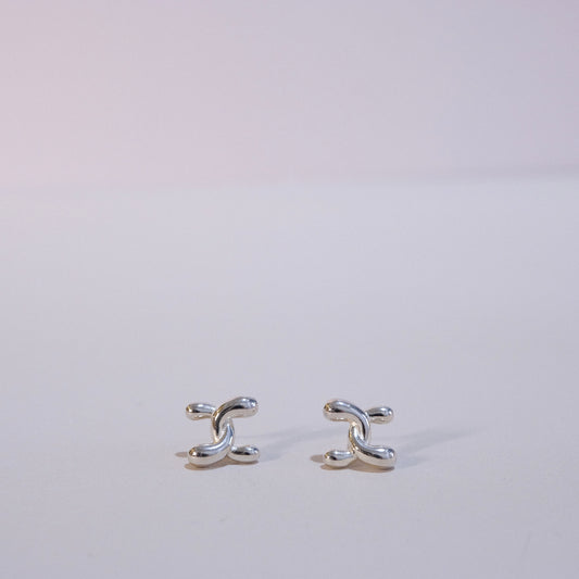 It's called Classic Earrings