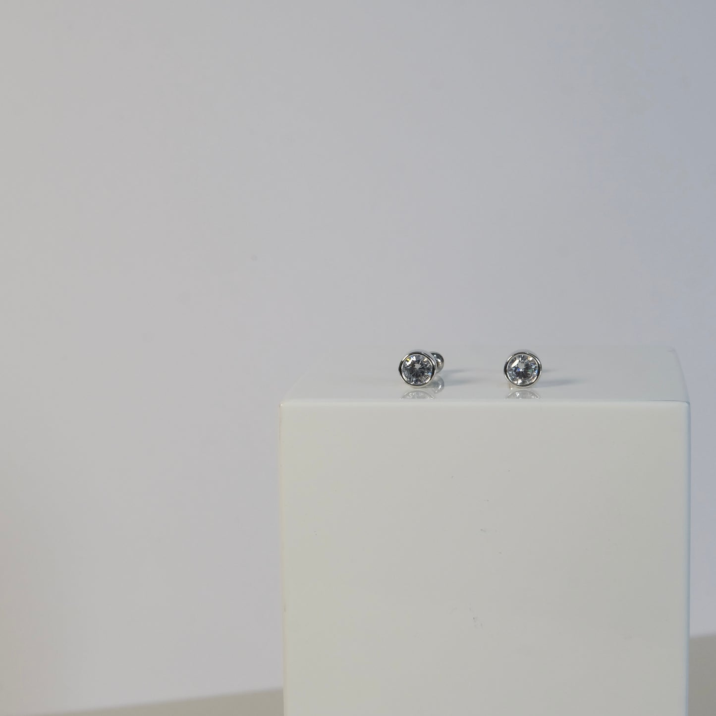 Vivi Single Piercing Earring