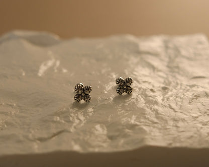 Black Luck Single Piercing Earring