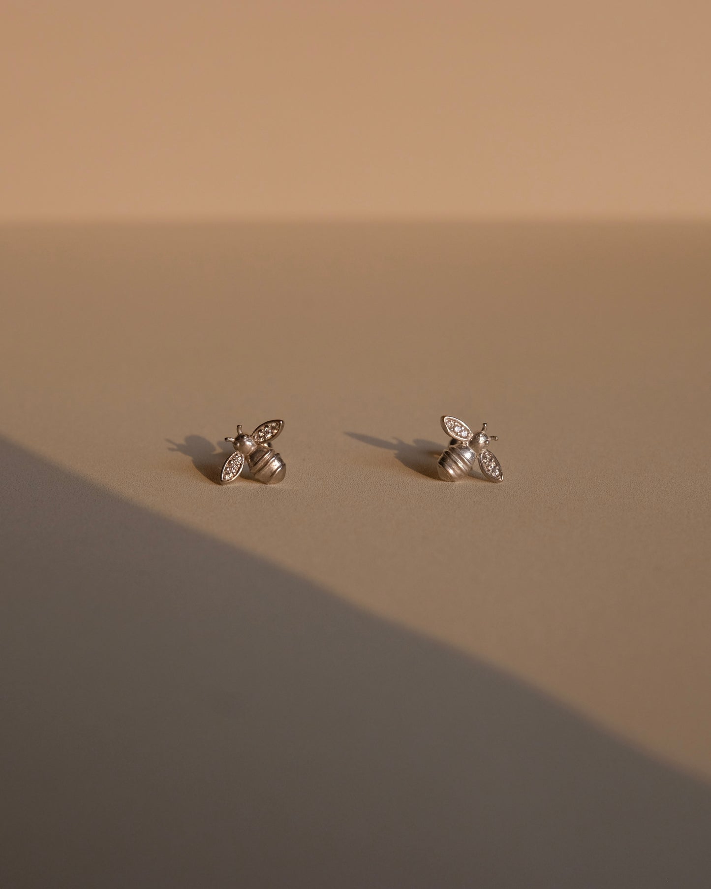 Bee Single Piercing Earring