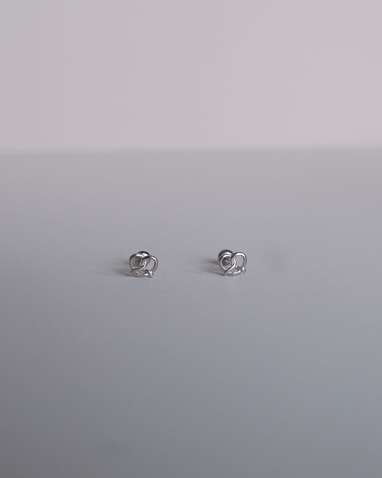 Pretzel Single Piercing Earring
