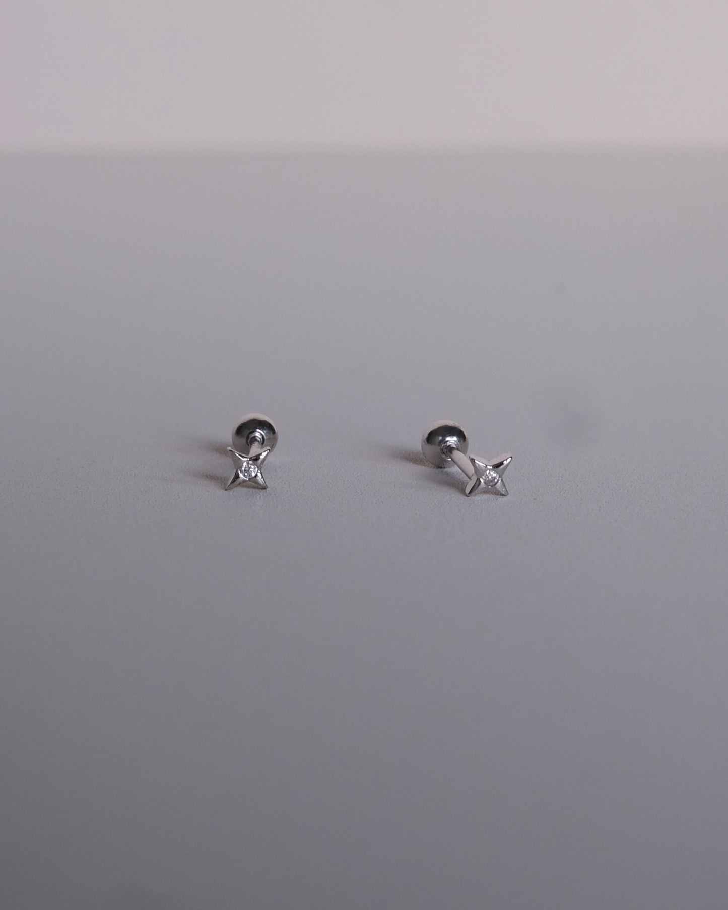 Gleam Single Piercing Earring
