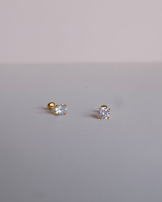 Round Diamond Single Piercing Earring